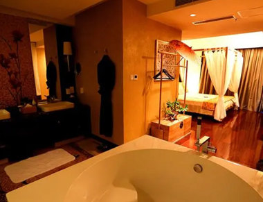 大连养生会所的黄昏恋：当爱情遇上八十岁